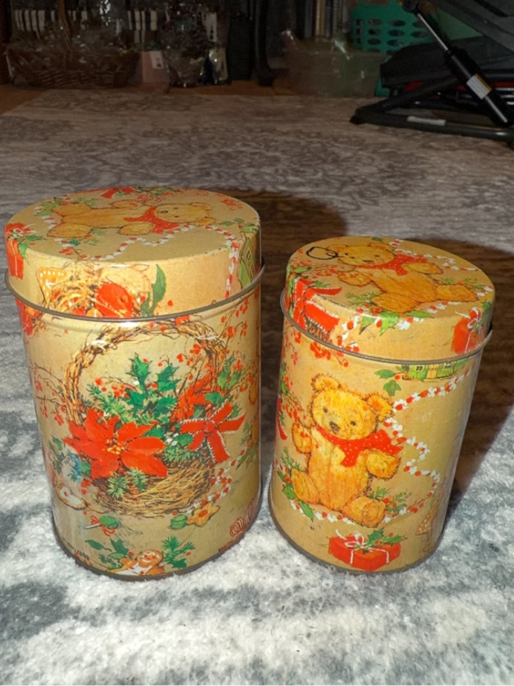 Small Vintage Holiday Teddy Bear & Poinsettia Decorative Tin Set